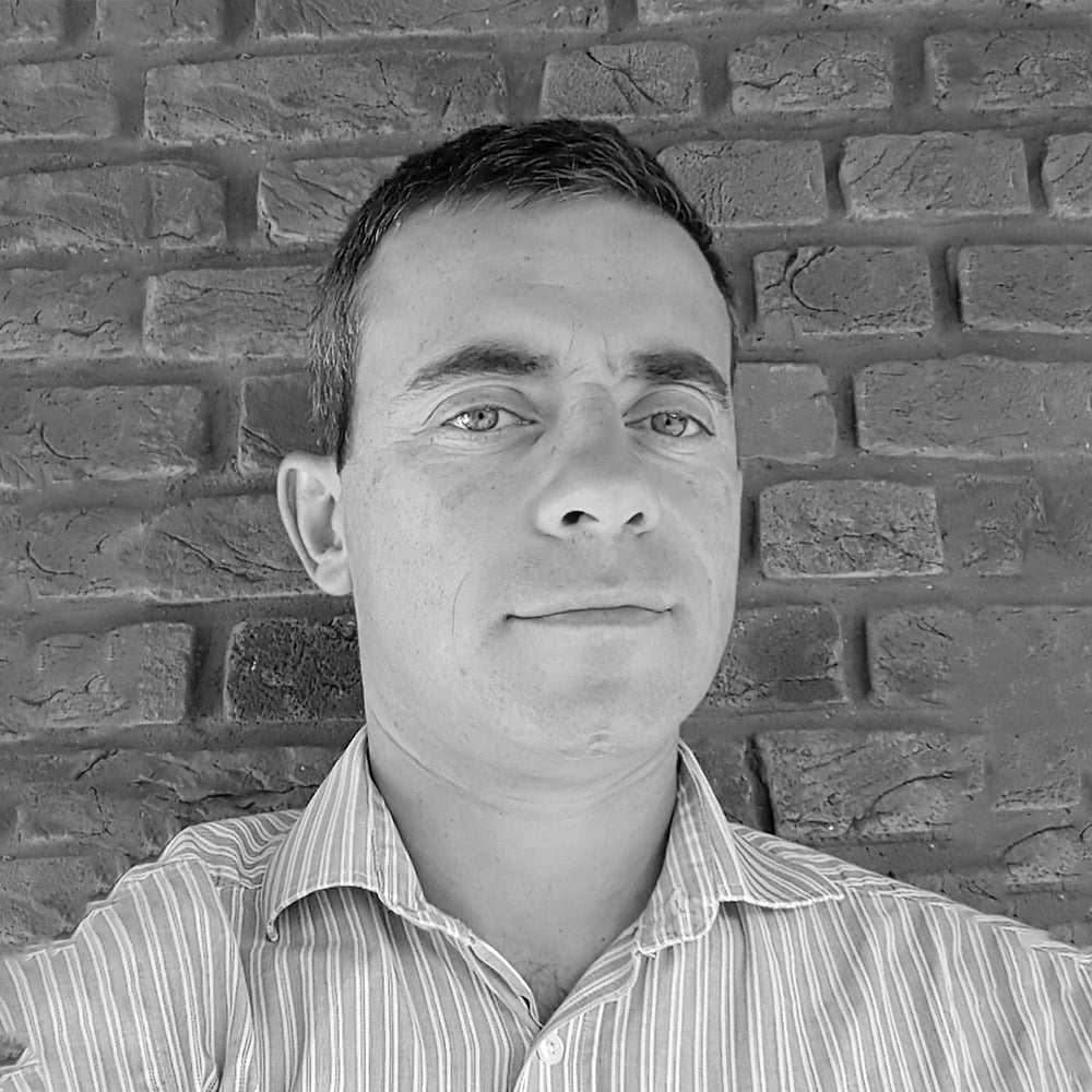 Dr Nuno Faria